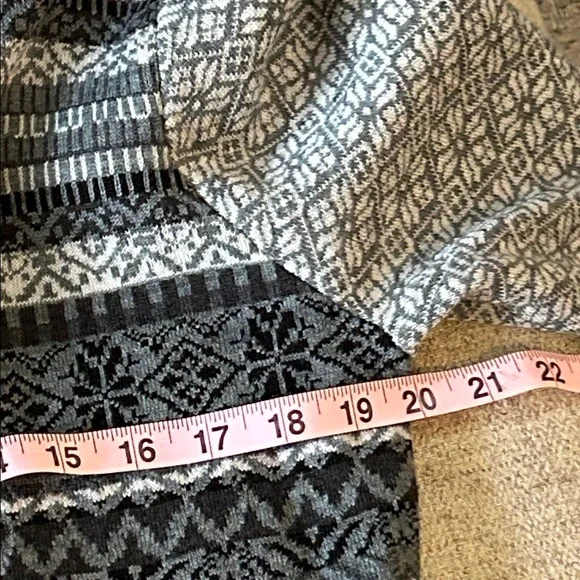 ICELANDIC DESIGN LONG WOOL AND ACRYLIC CARDIGAN SWEATER SIZE M - Picture 11 of 12